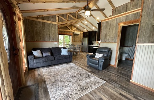 Potosi House | "Eagle's Nest" Tree House #5 w/2-person hot tub