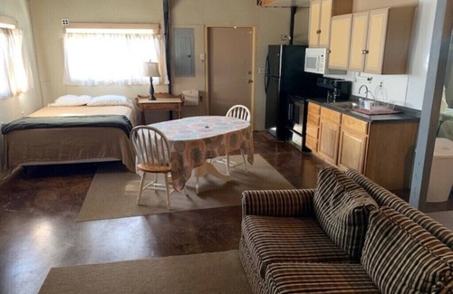 Mayes County Apartment | Eagle's View Cabin on the Grand River