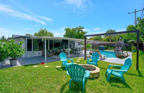 Florida North Atlantic Coast House | Eagle's Way Floridian Living Heated Pool, Sunroom