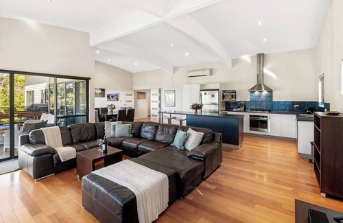 Eagle Bay House | Eagle Vista Beachside Bliss with Bushland Serenity