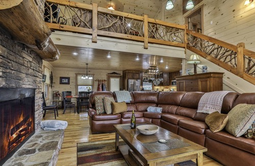 Mineral Bluff Cabin | EAGLES BREEZE ON BEAR MOUNTAIN RIDGE DON'T MISS OUT ON THIS AWESOME VIEW