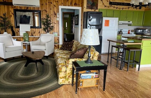 Ferryville Cabin | Eagleview Nest cabin. Spectacular Mississippi river view! Year 'round HOT TUB!