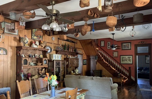 Franklin Other | Early 1800 farmhouse sitting in the middle of beautiful farmland.