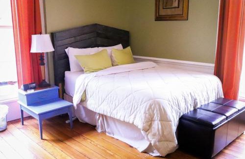 Rocky Mount Bed & Breakfast | Early Inn at the Grove