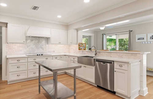 East Beach House | East Beach Oasis near Gould's Inlet, sleeps 10