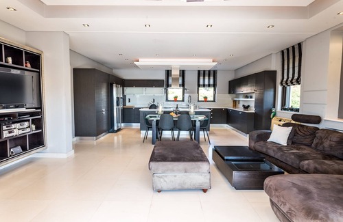 Palaia Fokaia Villa | East Coast Mansion