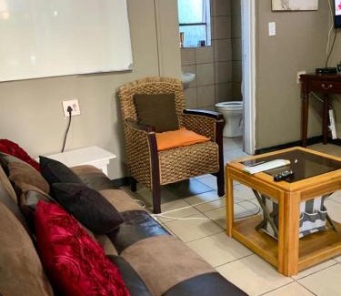 Boksburg Apartment | East Cottage