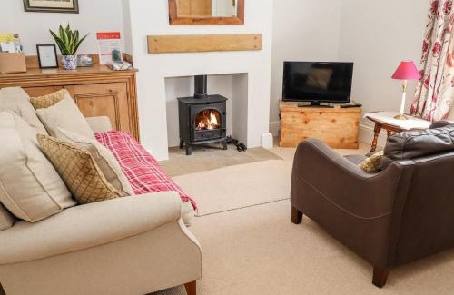 Holton Le Clay House | East Farm Cottage