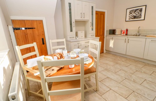 Humshaugh Cottage | EAST FARMHOUSE COTTAGE, family friendly, with open fire in Humshaugh