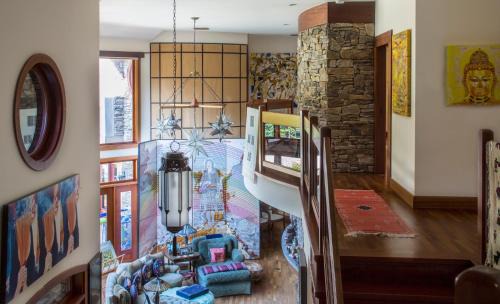 Clearwater Beach Bed & Breakfast | East Hampton Art House Bed and Breakfast