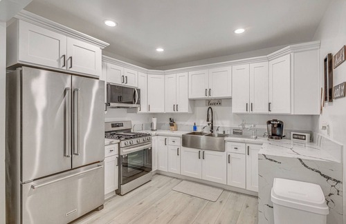 East Los Angeles Apartment | East Los Angeles Retreat ~ 2 Mi to Citadel Outlets