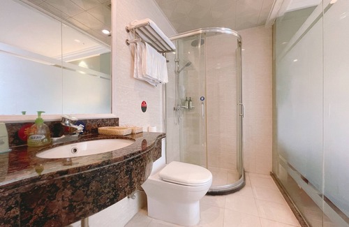 Huishan District Hotel | East Maples Inn Wanda
