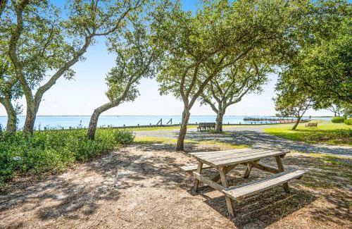 Corolla Light House | East Meets West 307