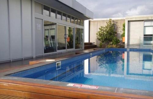 East Melbourne Apartment | East Melb 2bed parking pet friendly