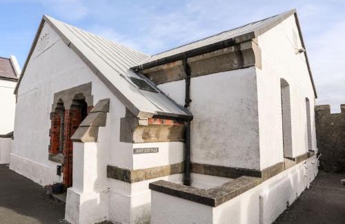 Llaneilian House | East Point Lynas Lighthouse Keeper's Cottage