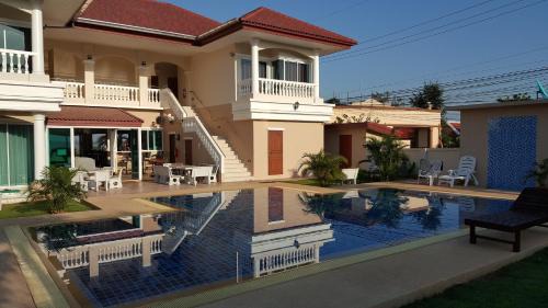 Pong House | East Shore Pattaya Resort