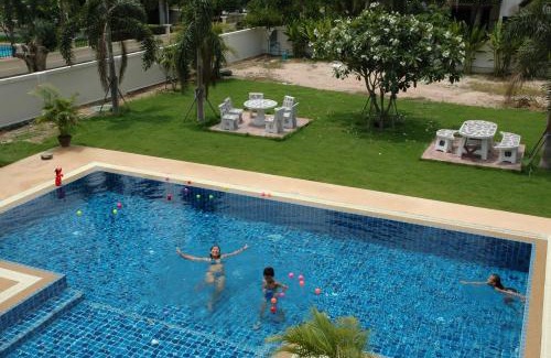 Pong House | East Shore Pattaya Resort