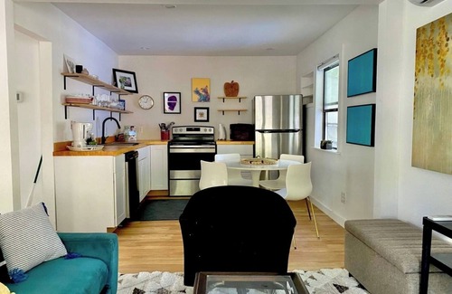 East MLK House | East Side Hideaway. Fun Spring Stay