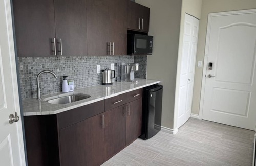 Pender Island Apartment | East Suite- Ocean Front Suite with private Hot tub
