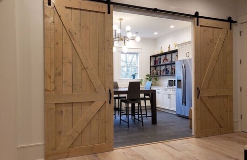 Georgetown House | East + West 2-SUITES 🕊️ Bleubird Studio + Suites -Art Yoga Boutique Stay