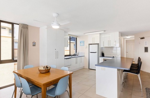 Golden Beach Apartment | Eastbourne U6, 80 Esplanade. Golden Beach