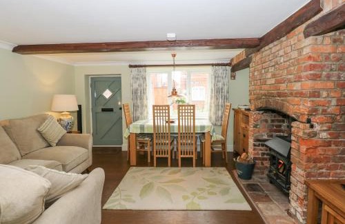 Dersingham House | Easter Cottage