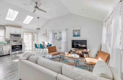 East Hampton North House | EastHamptonChic&Modern Renovation, Close 2 Beaches&Village