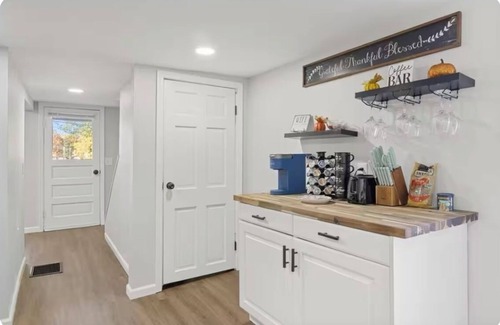 Ionia House | Eastside Cozy Getaway in East Rochester