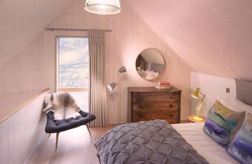 Penicuik House | Eastside Woodshed - Pentland cabin set in the hills near Edinburgh