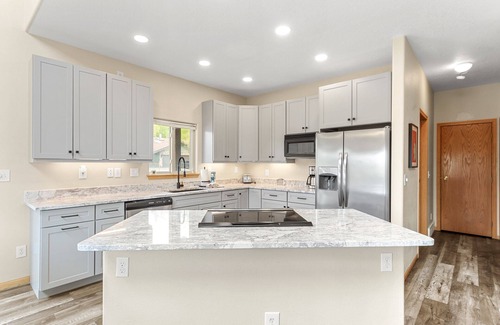 Wildernest House | Easy Access to Trails and Skiing, Private Indoor Hot Tub!