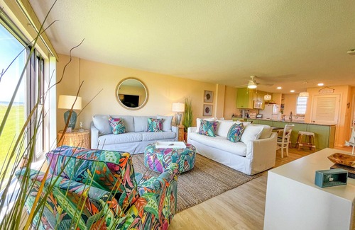 Indian Beach Condo | Easy Breezy-Oceanfront 1st floor condo in Fun-Filled Summer Winds Resort!