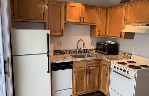 Portsmouth Apartment | Easy get away! Easy downtown access in Portsmouth!