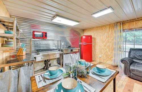 Texarkana Apartment | Easy I-30 Access: Cozy Texarkana Apt w/Essentials