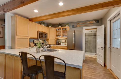 Tahoma Cabin | Easy Living: 1 BR, 1 BA Cabin or Bungalow in Tahoma, Sleeps 2
