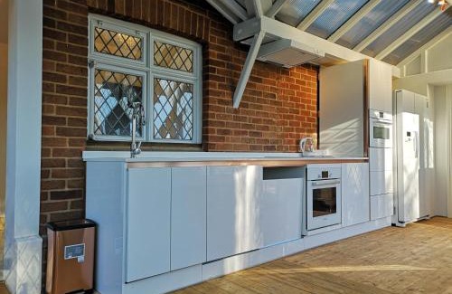 Tonbridge House | Easytoostay Paygate Cottage Brenchley