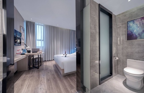 Haizhu Hotel | Echarm International Hotel Pazhou Convention and Exhibition Center Nanzhou Subway Metro Branch - Free Shuttle Bus to Canton Fair Complex During Canton Fair Period