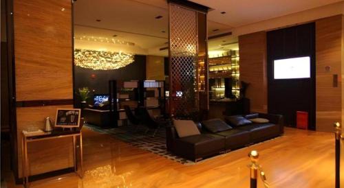 Optics Valley Hotel | Echeng Hotel Wuhan Optics Valley Square Yangjiawan Metro Station