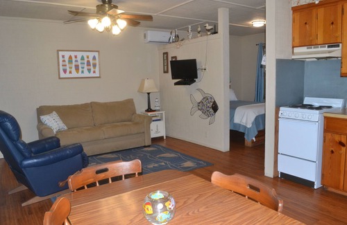 Royal Cabin | Echo Canyon Resort & Marina