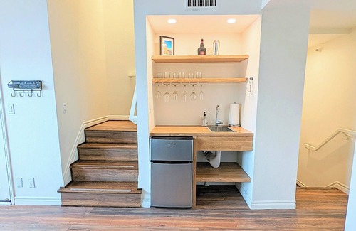 Downtown Los Angeles House | Echo Park Hilltop Hideaway with DTLA Views Near Dodgers Stadium