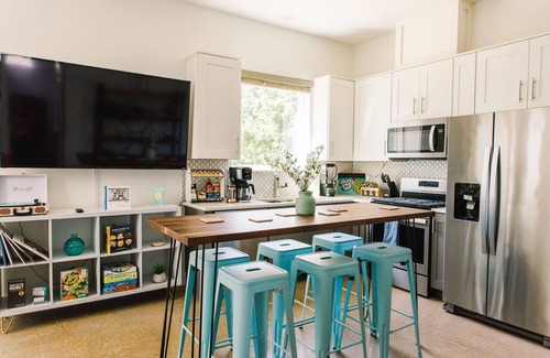 Foster Heights House | Eclectic Austin Oasis| Rooftop Decks, Downtown Views