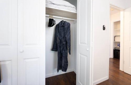 Uptown Apartment | Eclectic Chic 2 Bed-Quiet-Fast WIFI