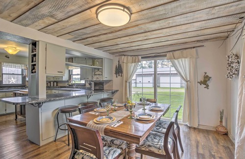 Ladysmith House | Eclectic Ladysmith Hideaway: Hike and Hunt!