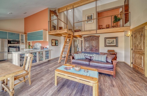 Salida House | Eclectic Salida- 2 Beds, 4 guest + 2 kids