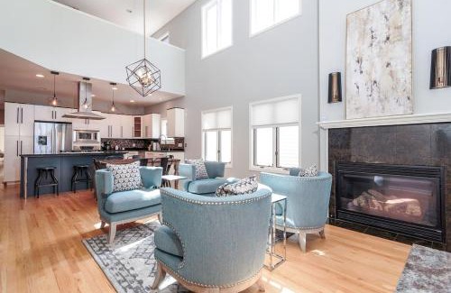 Lower East Side House | Eclectic Stylish and Cozy Milwaukee Unit