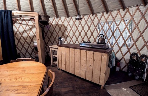 Saint-Etienne-De-Bolto Cabin | Eco-friendly, intimate and immersive yurt: Le Cerf