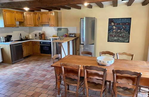Moulins-le-Carbonnel Cottage | Eco-friendly family cottage in the countryside, perfect for sports and nature