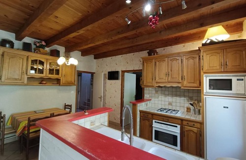 Valprionde House | Eco Gîte Théron Fontaine sleeps 15 with swimming pool in beautiful, peaceful surroundings