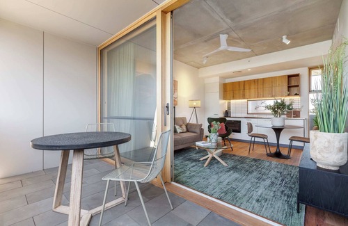 South Melbourne Condo | Eco-Retreat Near Sth Melbourne Market w City Views