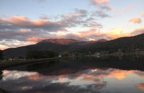 Tawonga South Villa | Eco Villa Mt. Beauty-Near Falls Creek & Bright