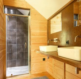 Saint-Georges-des-Sept-Voies Cabin | Ecolodges de Loire & Spa